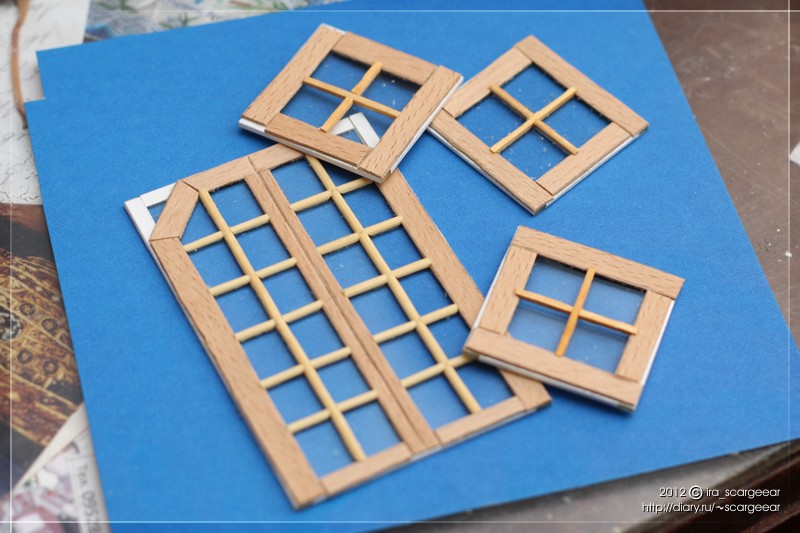 как сделать окошки в домике. картиннве домики с окошками. двери для игрушечного домика. макет окна с занавесками. макет картонного домика.